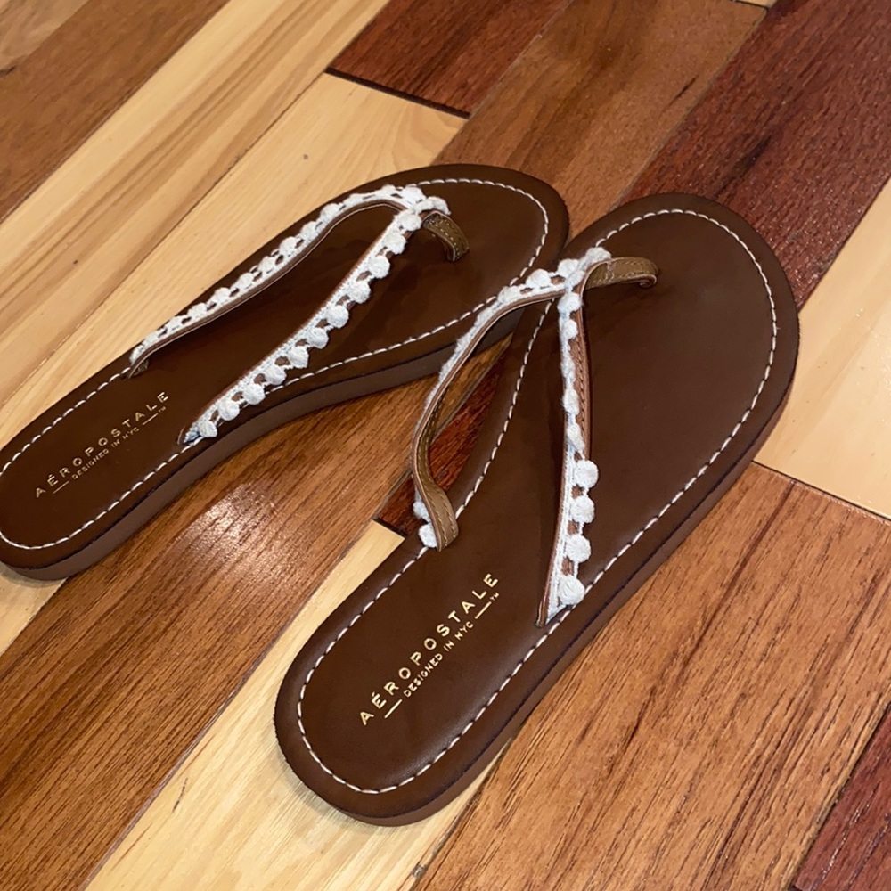 COPY - Aeropostale flip flops🔴
